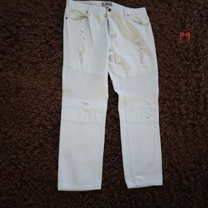 Bleeker Mercer Jeans White with Factory Distress tears W40 L32